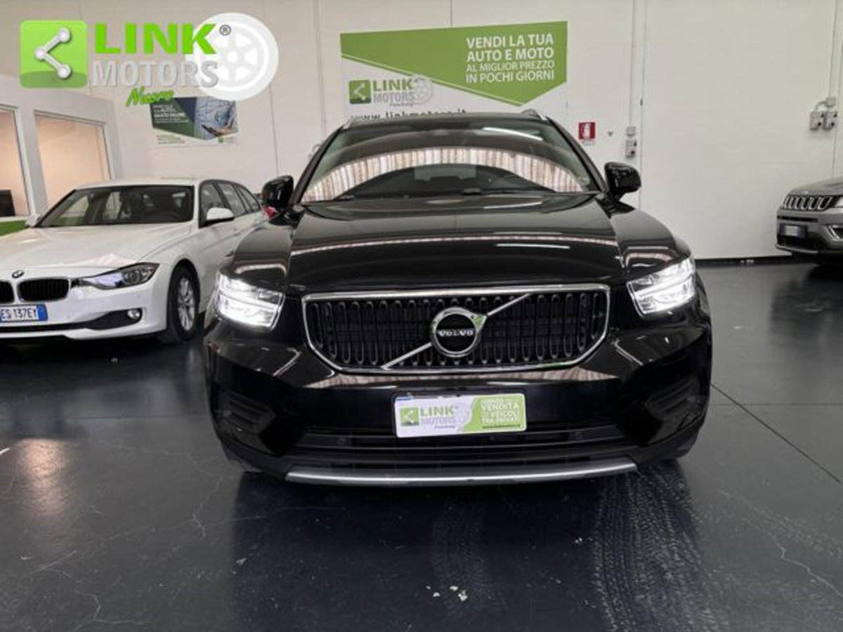 Volvo XC40 D3 AWD Momentum (8)