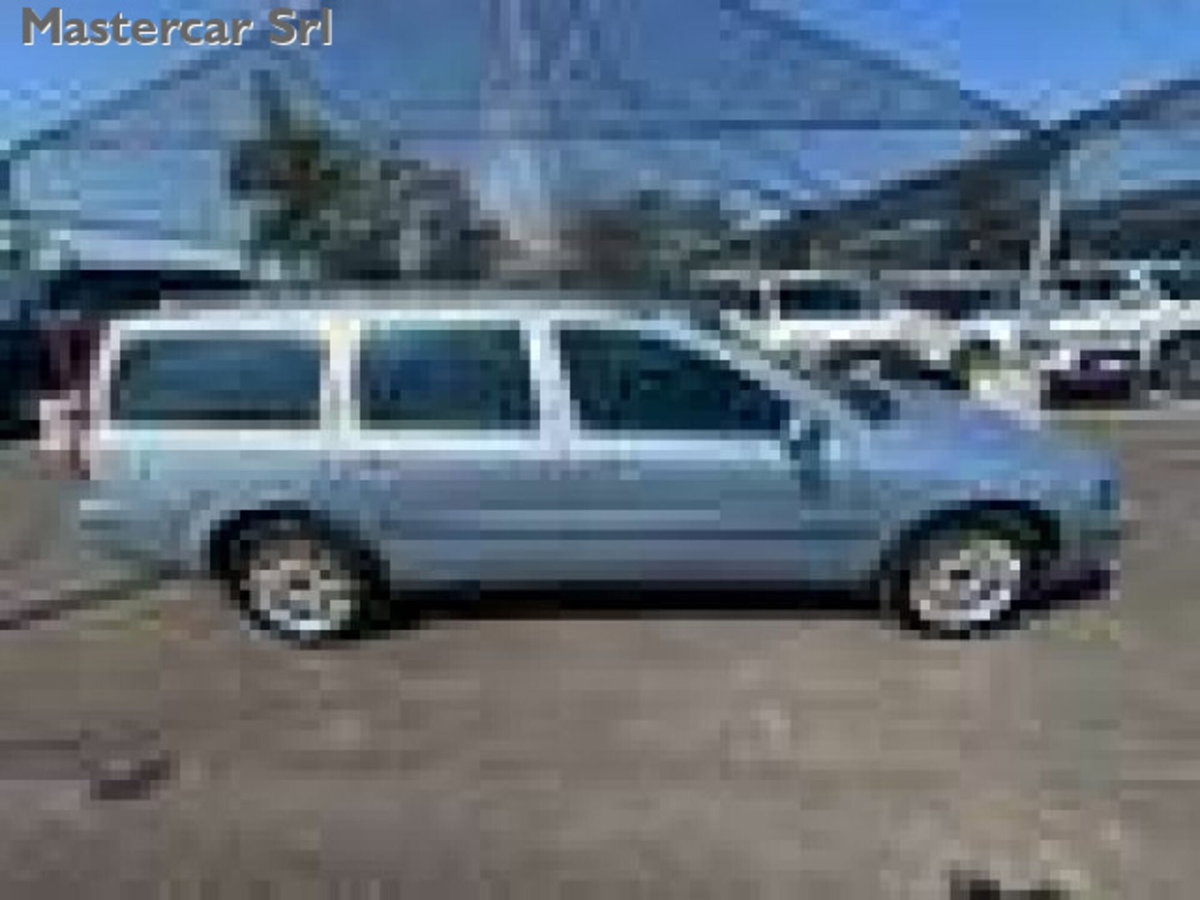 Volvo V70 2.4 D5 20V cat Optima (4)