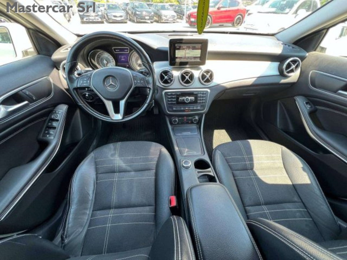 Mercedes-Benz GLA SUV 220 CDI Automatic 4Matic Sport (11)