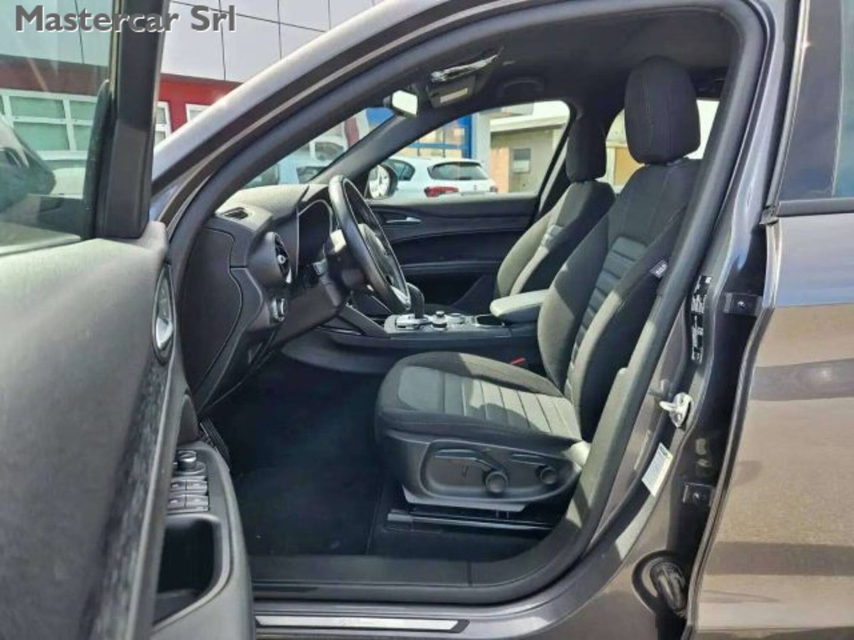 Alfa Romeo Stelvio 2.2 t Intensa Q4 210cv auto (10)