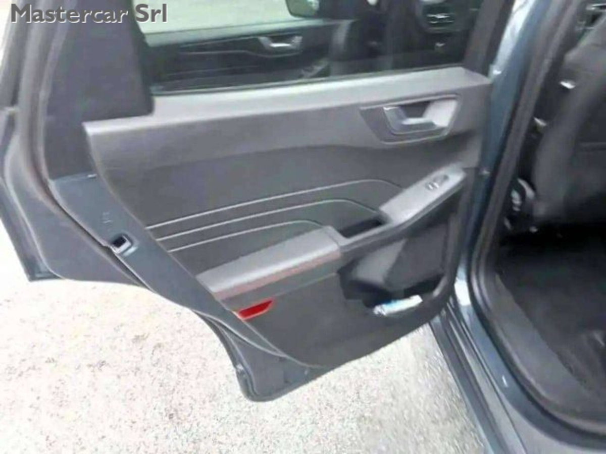 Ford Kuga 1.5 EcoBlue 120 CV 2WD ST-Line (13)