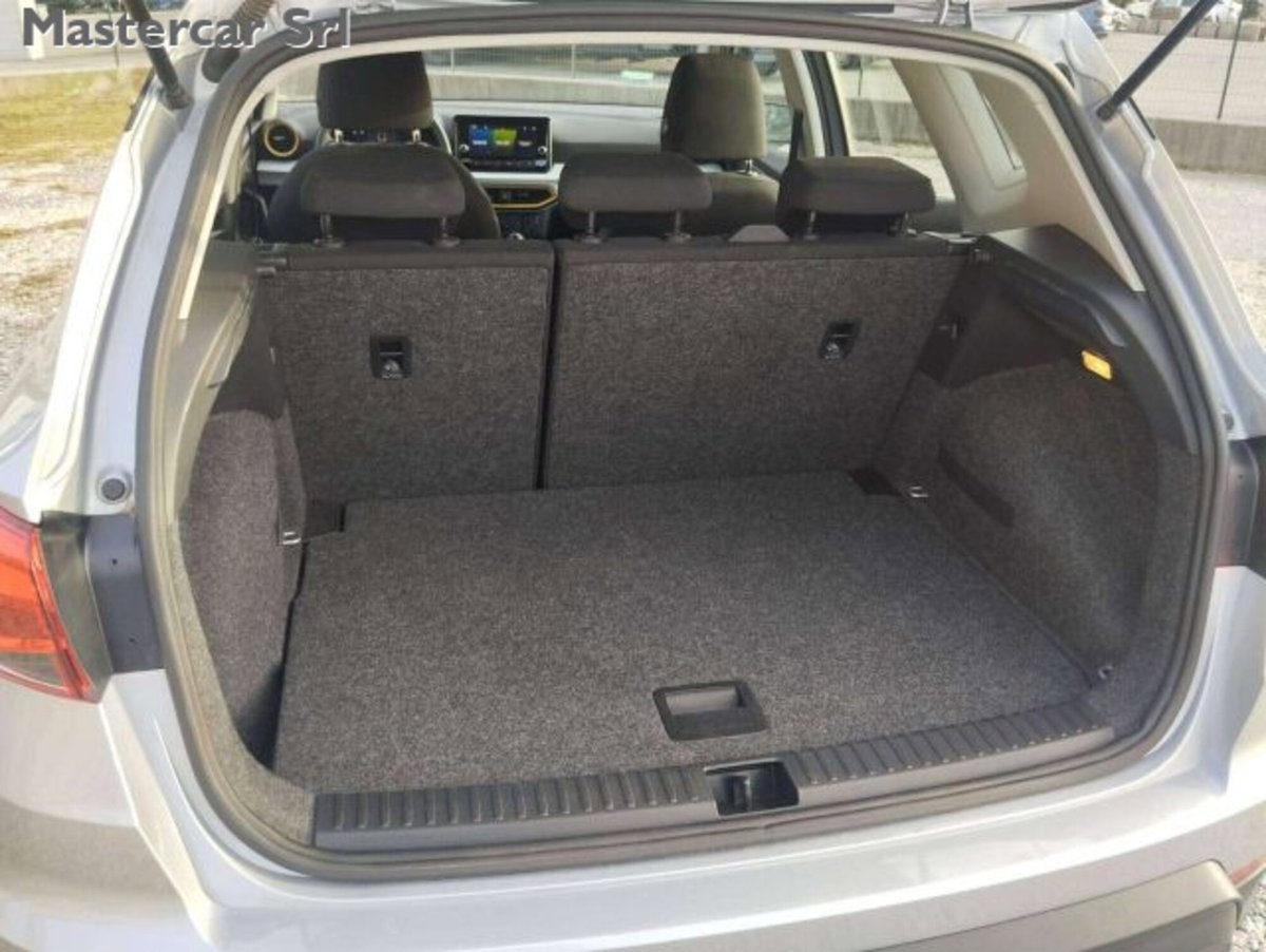 SEAT Arona 1.0 ecotsi 95cv (10)
