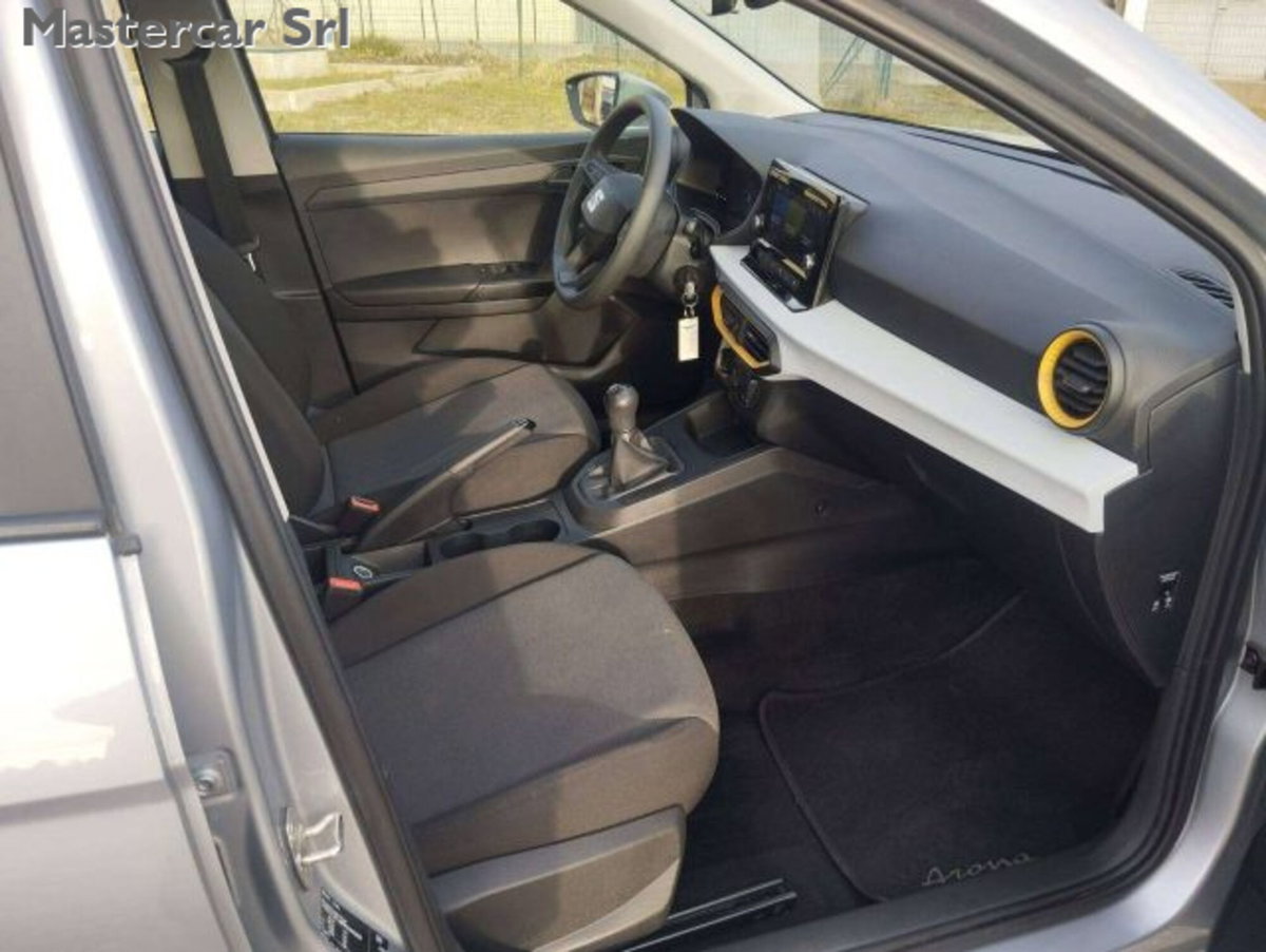 SEAT Arona 1.0 ecotsi 95cv (8)