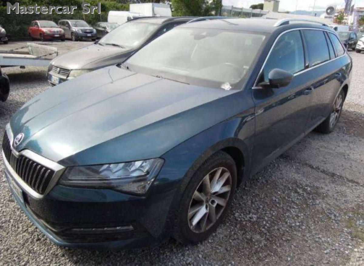 Skoda Superb Station Wagon 2.0 TDI EVO 200 CV SCR DSG Wagon 4x4 Executive (2)