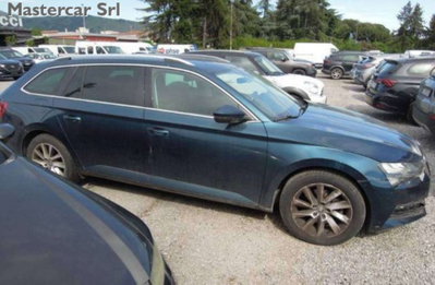 Skoda Superb Station Wagon 2.0 TDI EVO 200 CV SCR DSG Wagon 4x4 Executive (6)