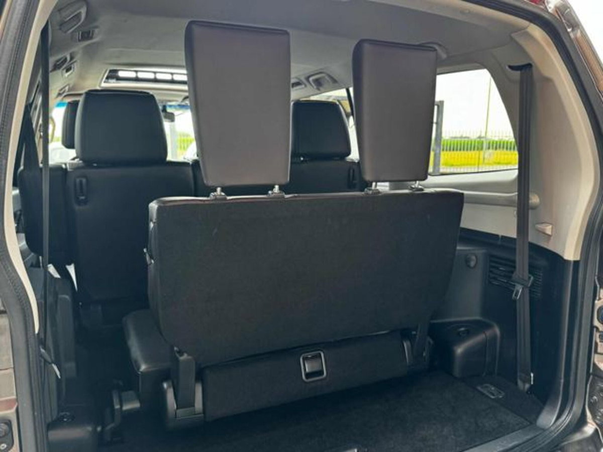Mitsubishi Pajero 3.2 DI-D 16V aut. 5p. Instyle DPF (16)