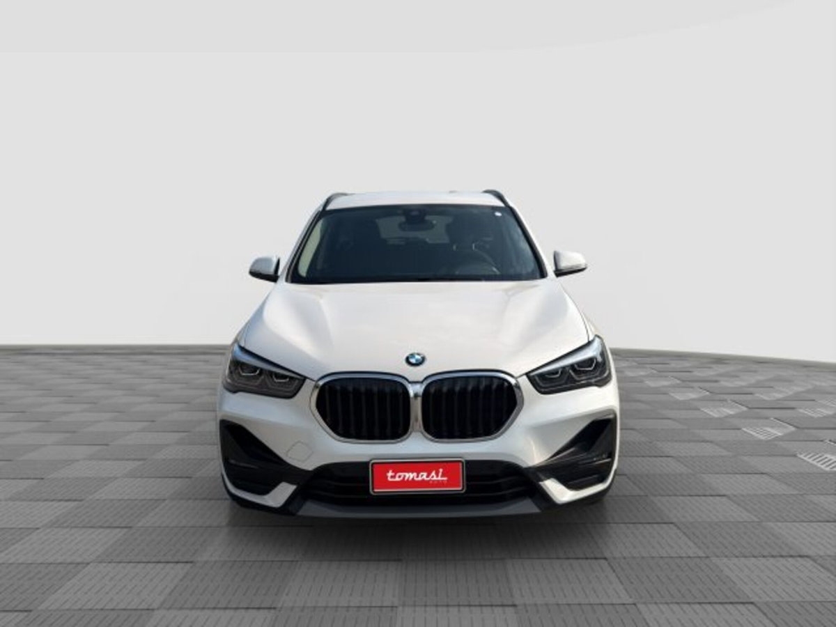 BMW X1 sDrive18d Advantage (8)