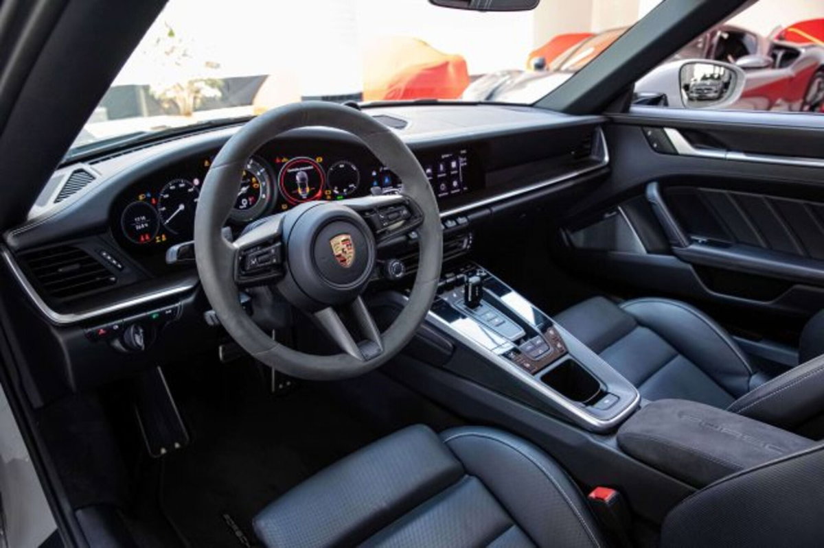 Porsche 911 Cabrio Cabrio 3.7 Turbo S auto (9)