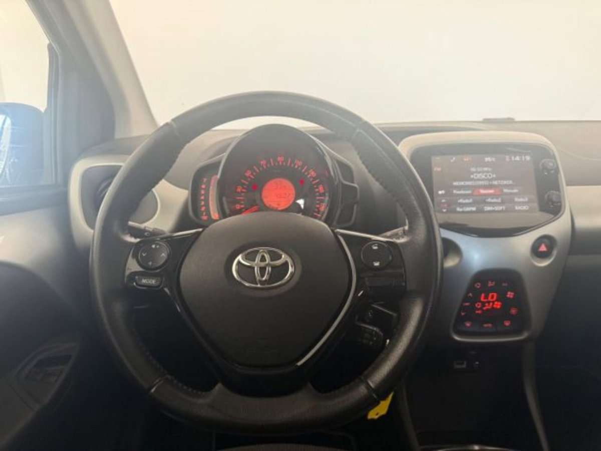 Toyota Aygo 1.0 VVT-i 69 CV 5 porte x-wave (10)
