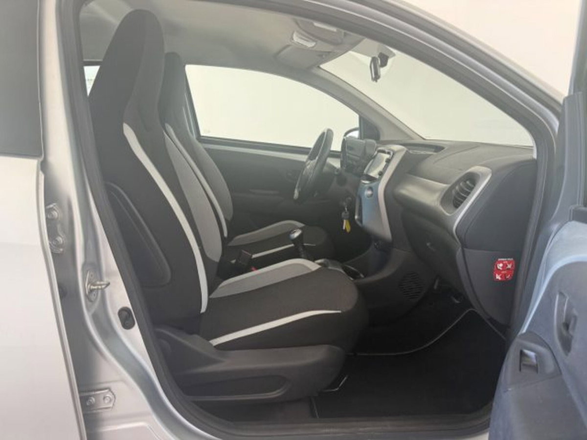 Toyota Aygo 1.0 VVT-i 69 CV 5 porte x-wave (15)