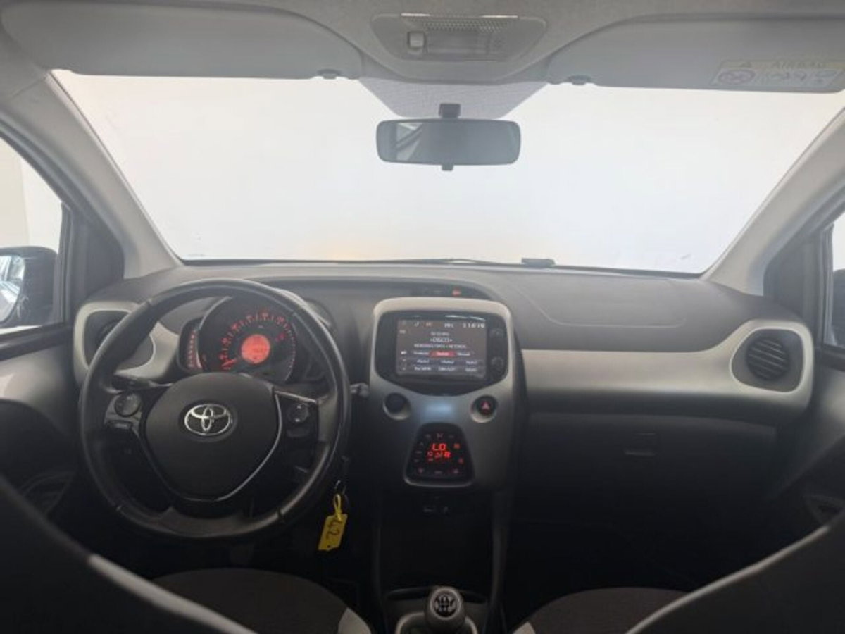 Toyota Aygo 1.0 VVT-i 69 CV 5 porte x-wave (9)