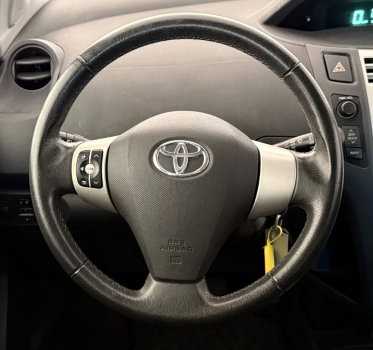 Toyota Yaris 1.3 5 porte M-MT Sol (10)