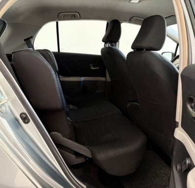 Toyota Yaris 1.3 5 porte M-MT Sol (13)