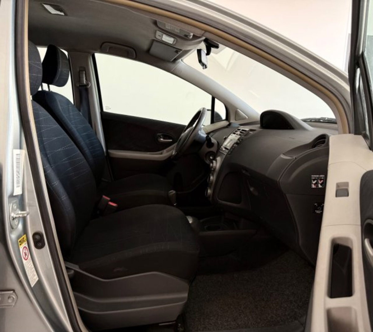 Toyota Yaris 1.3 5 porte M-MT Sol (14)