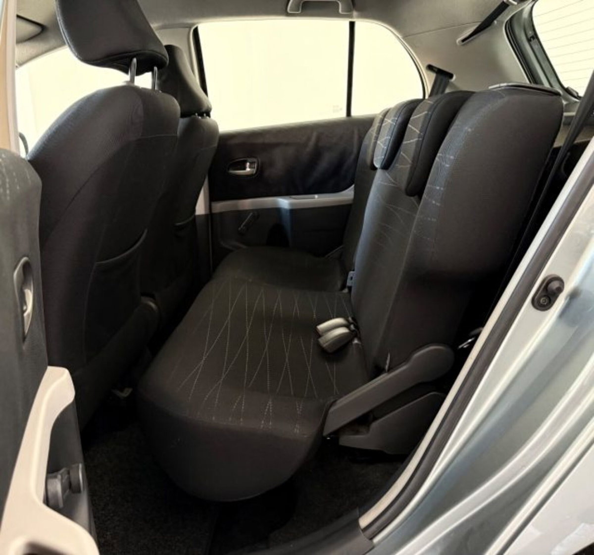Toyota Yaris 1.3 5 porte M-MT Sol (15)