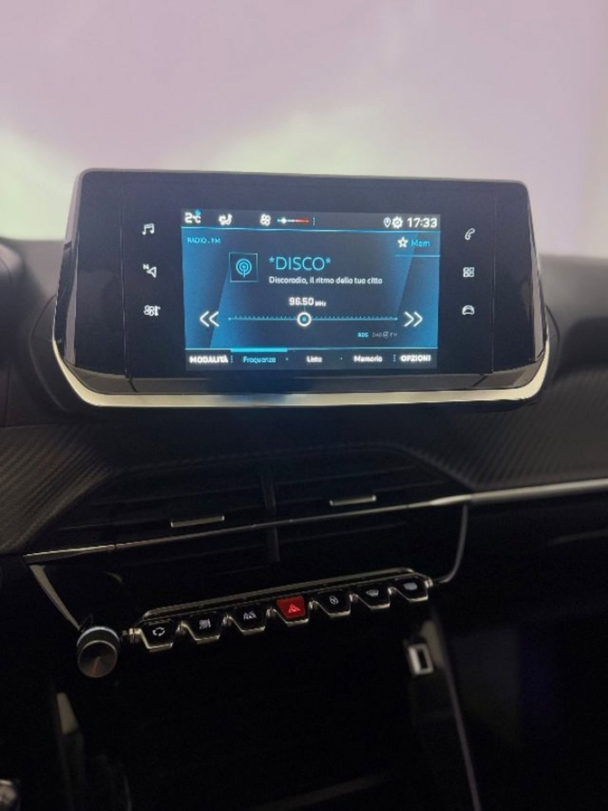 Peugeot 208 1.2 puretech Active s&s 75cv (8)
