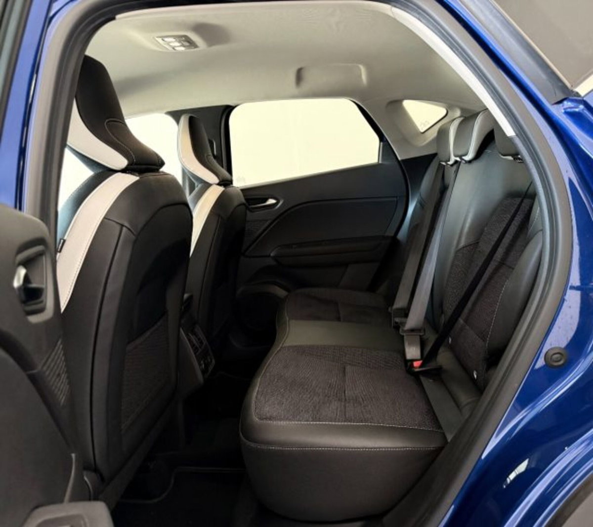 Renault Captur Full Hybrid E-Tech 145 CV Techno (17)
