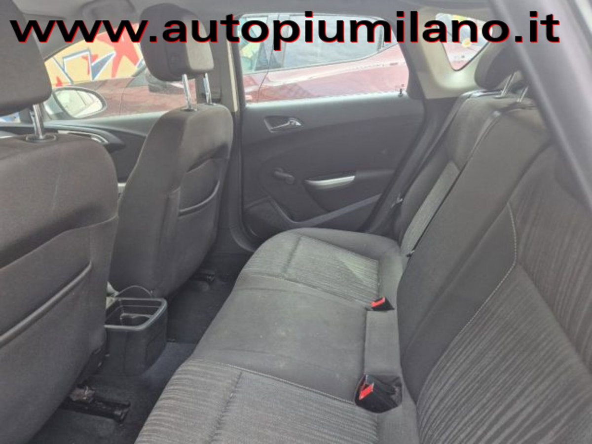 Opel Astra 1.4 100CV 5 porte Elective (11)