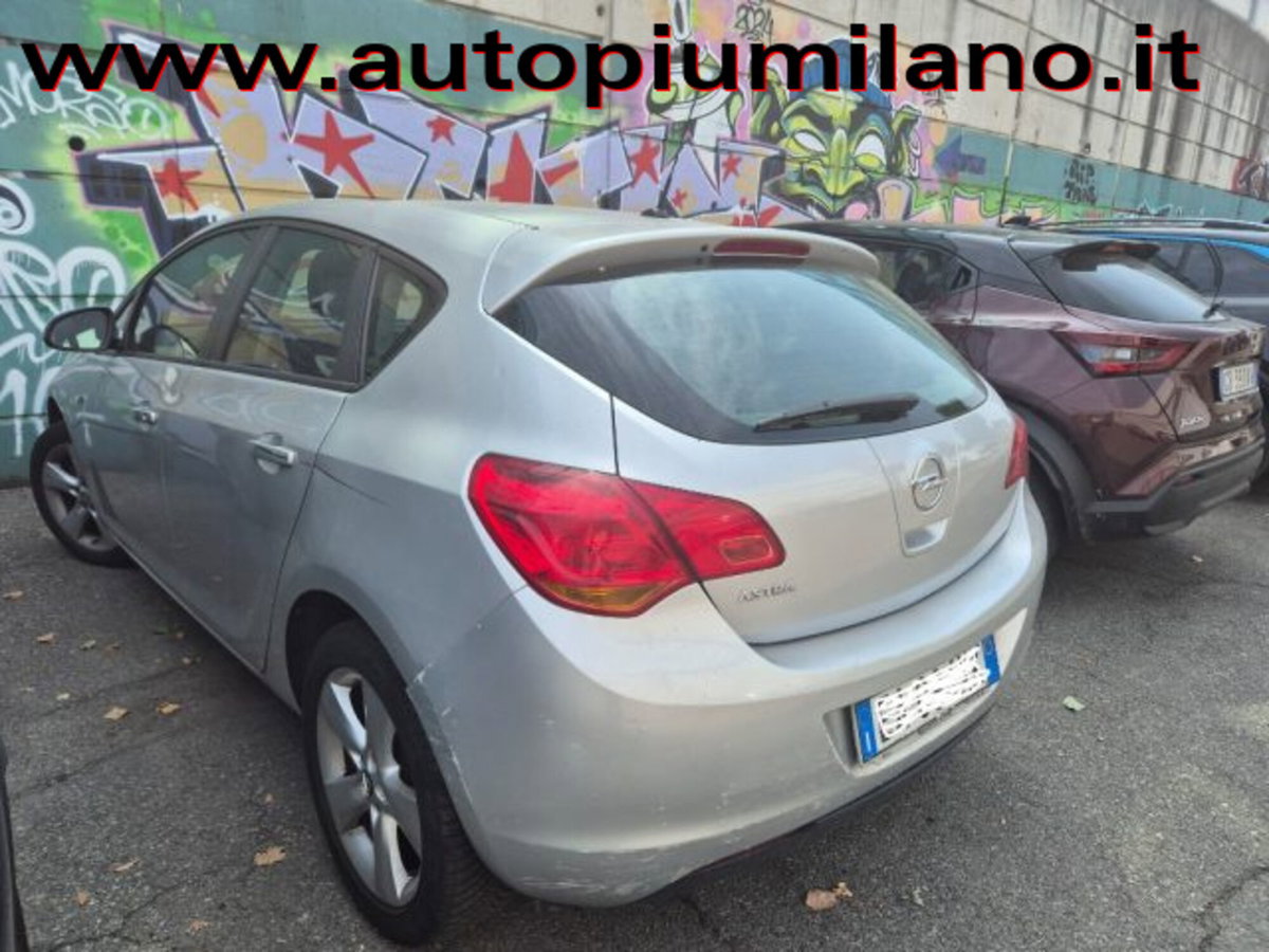 Opel Astra 1.4 100CV 5 porte Elective (3)