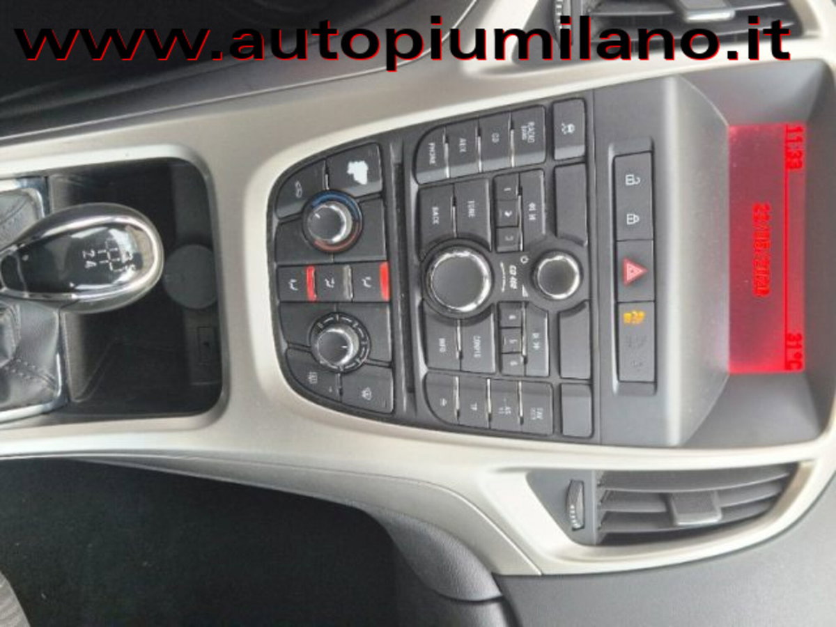 Opel Astra 1.4 100CV 5 porte Elective (8)