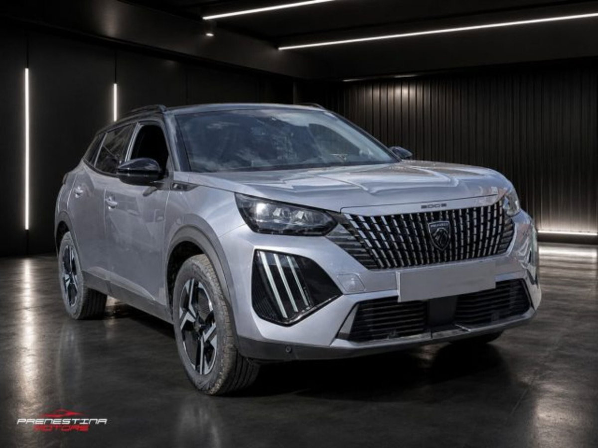 Peugeot 2008 motore elettrico 136 CV GT Pack (2)