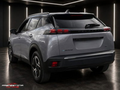 Peugeot 2008 motore elettrico 136 CV GT Pack (4)