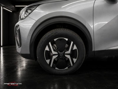 Peugeot 2008 motore elettrico 136 CV GT Pack (5)