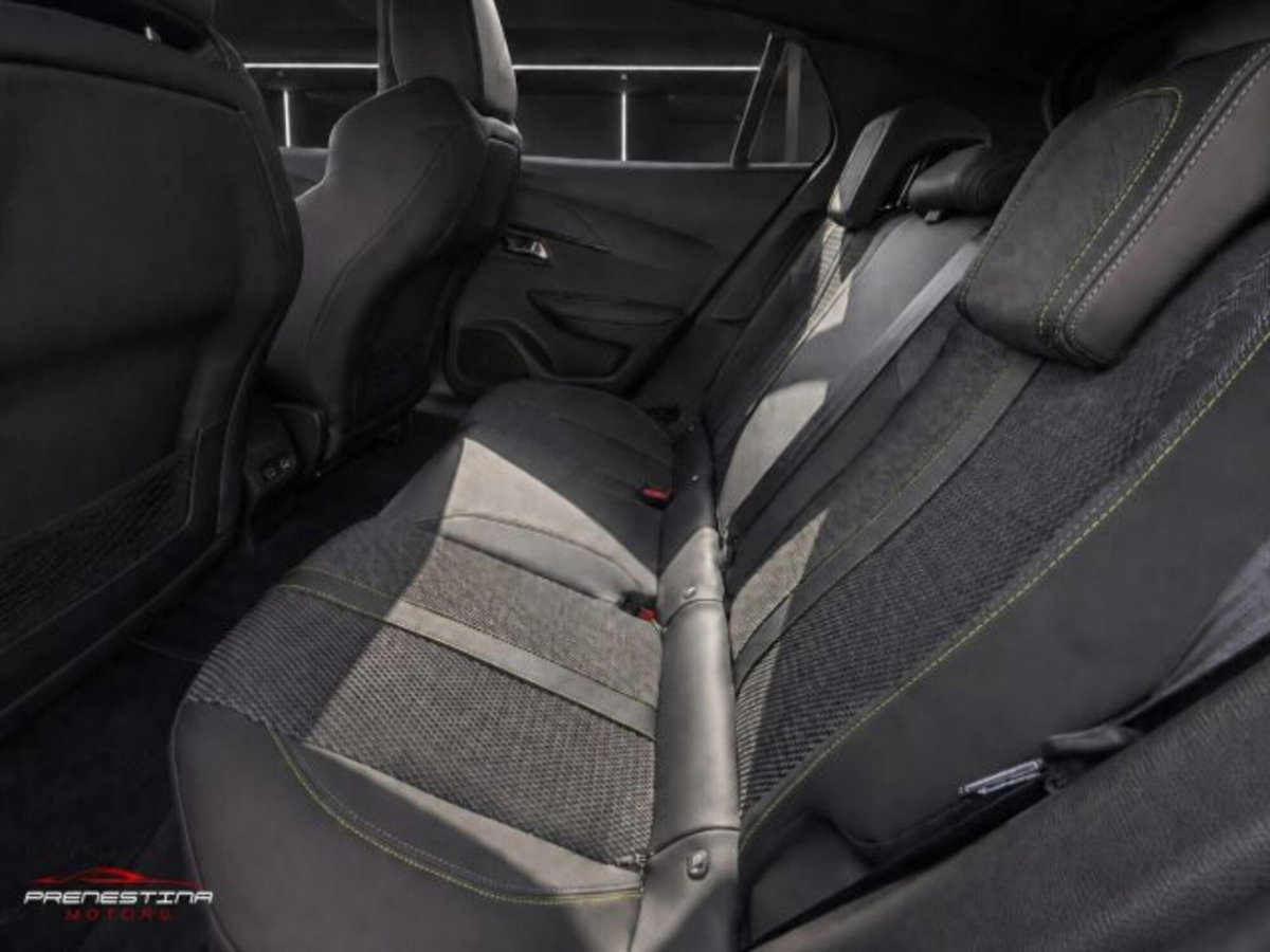 Peugeot 2008 motore elettrico 136 CV GT Pack (7)