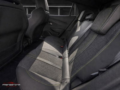 Peugeot 2008 motore elettrico 136 CV GT Pack (7)