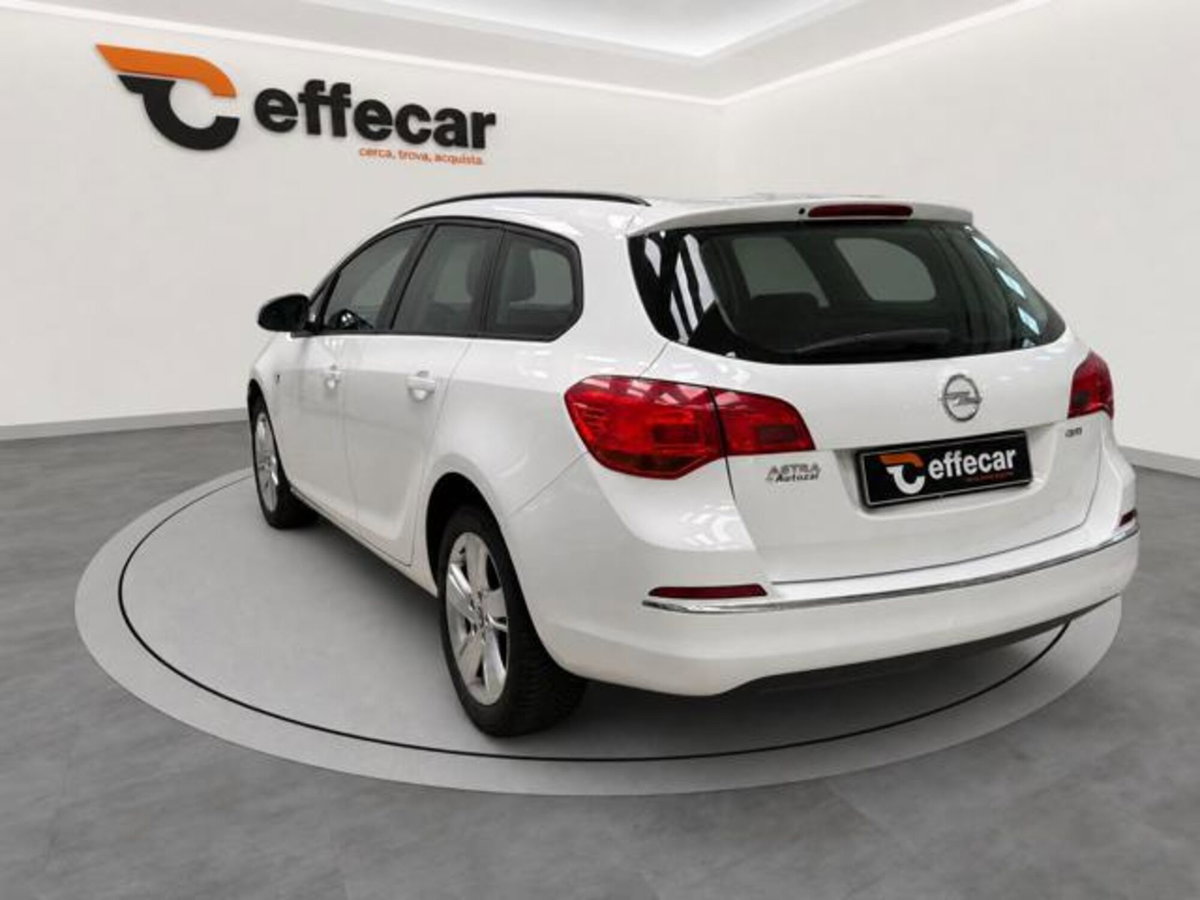 Opel Astra Station Wagon 1.7 CDTI 110CV Sports Cosmo (4)