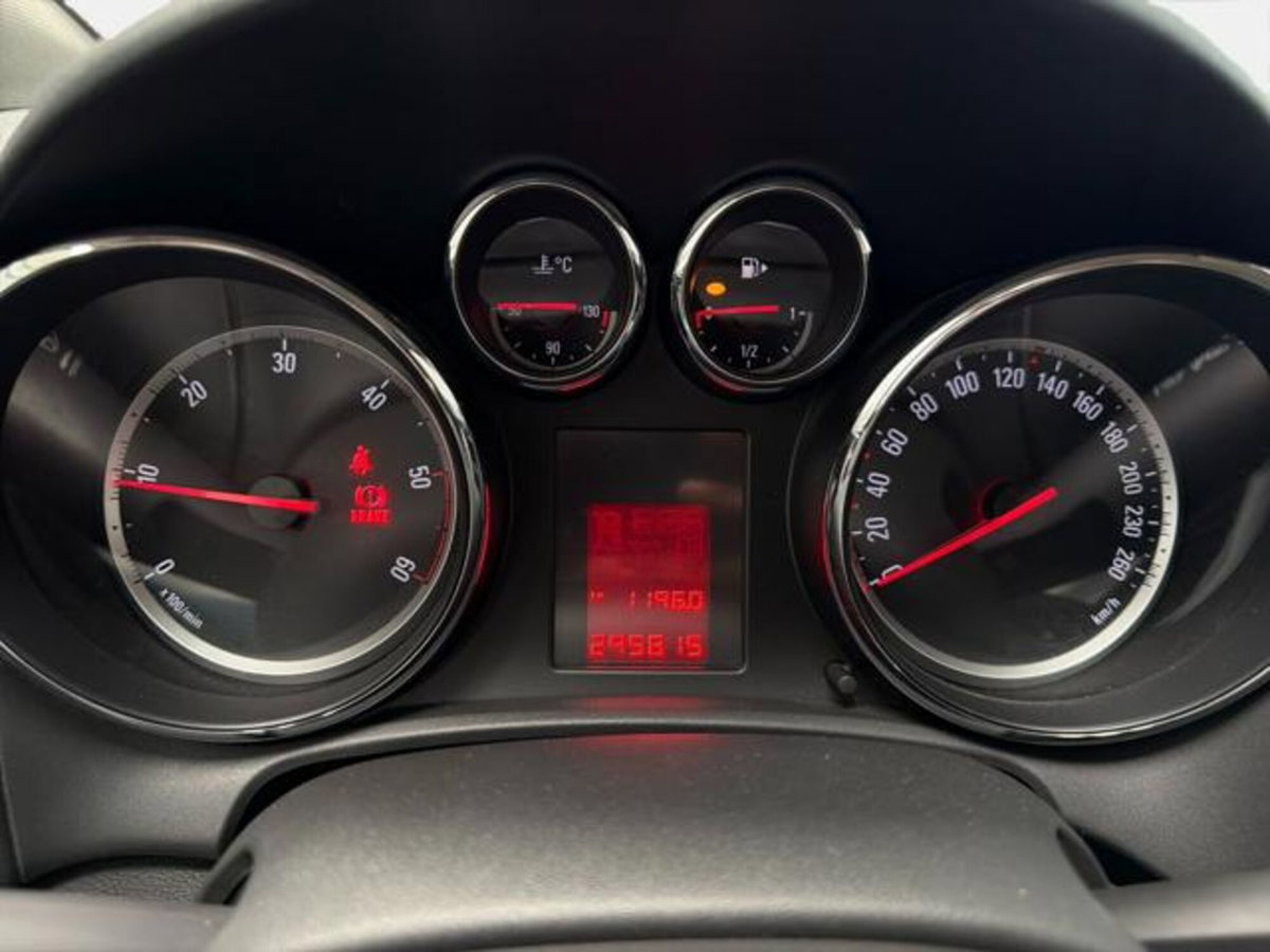 Opel Astra Station Wagon 1.7 CDTI 110CV Sports Cosmo (9)