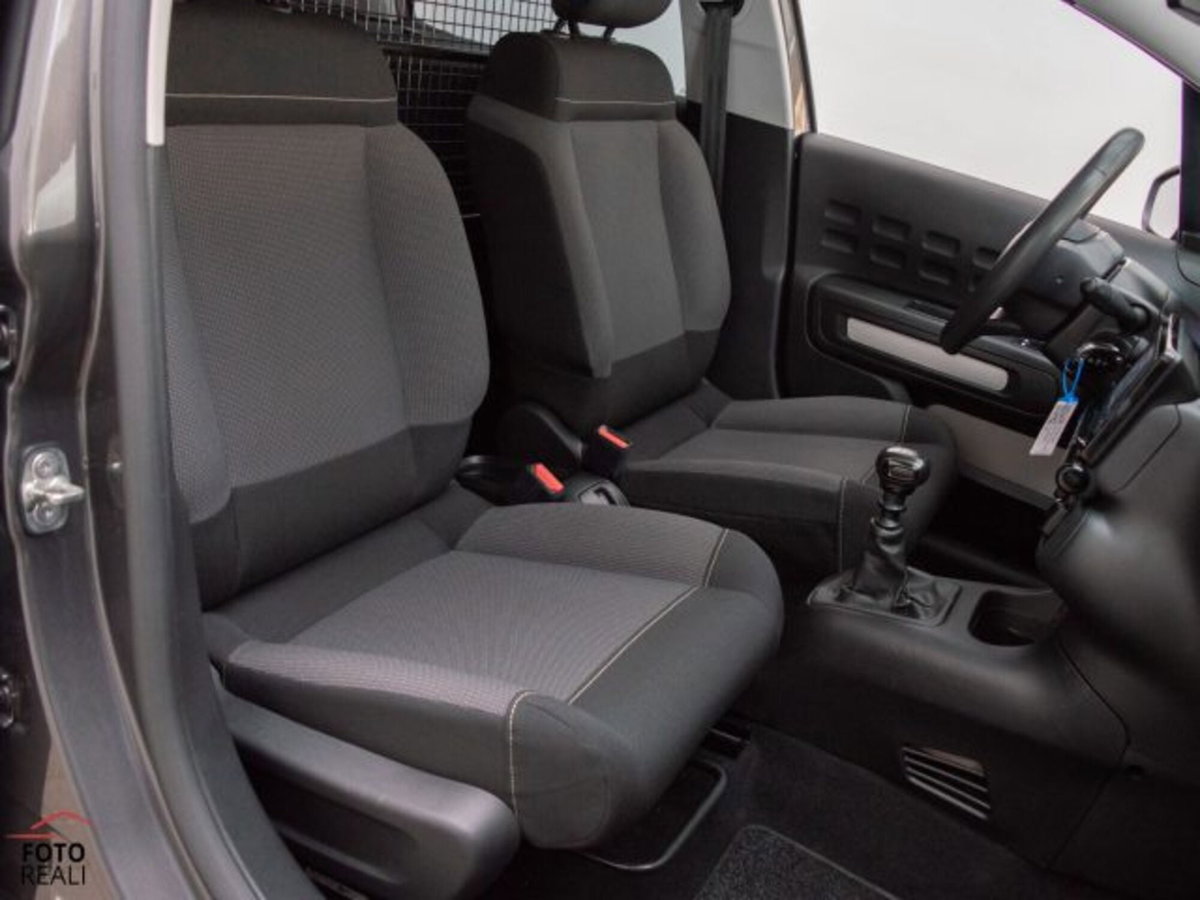 Citroen C3 BlueHDi 100 S&S Van Feel (11)