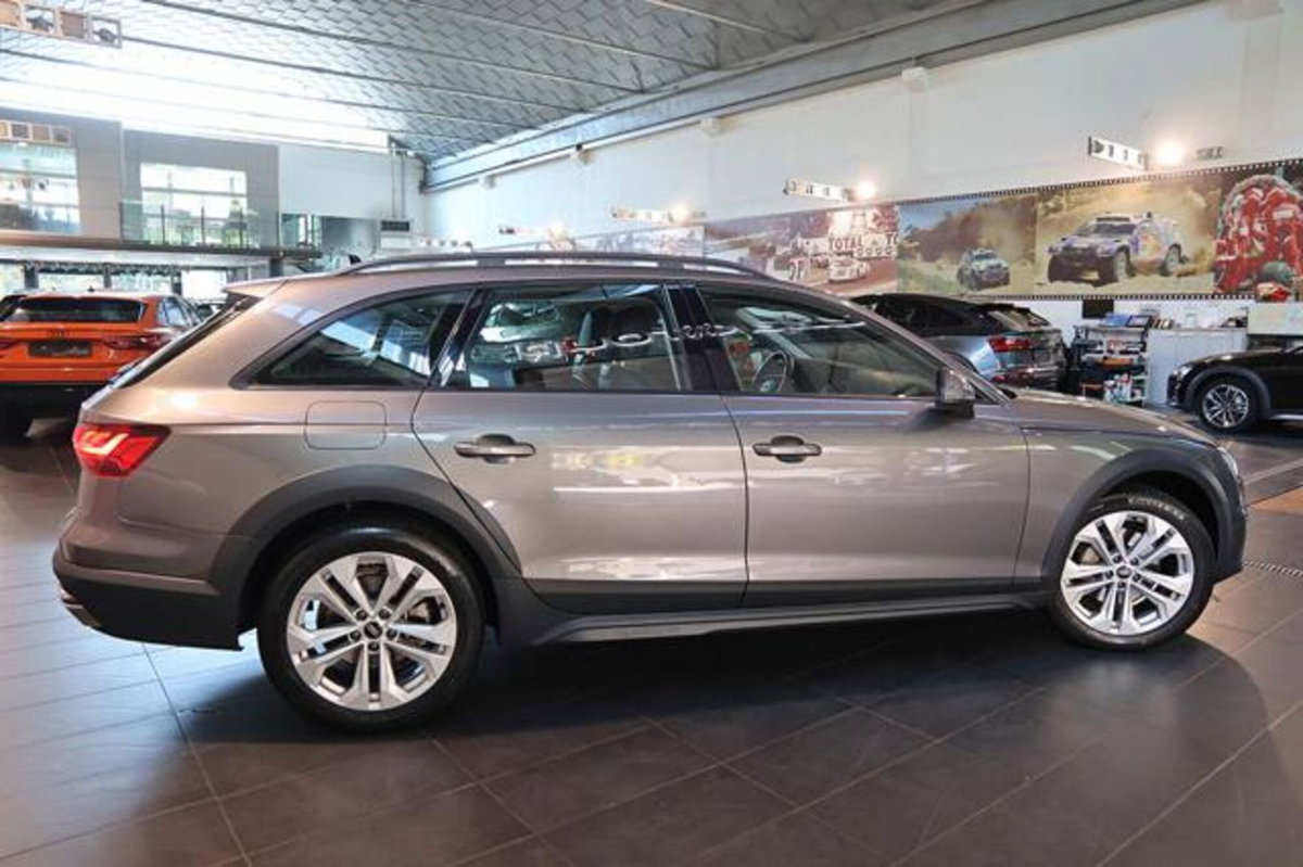 Audi A4 Allroad Allroad 40 2.0 tdi mhev Business Evolution quattro 204cv s-tronic (10)