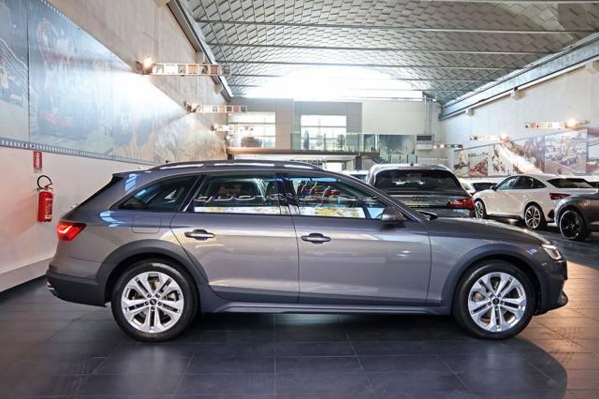 Audi A4 Allroad Allroad 40 2.0 tdi mhev Business Evolution quattro 204cv s-tronic (2)
