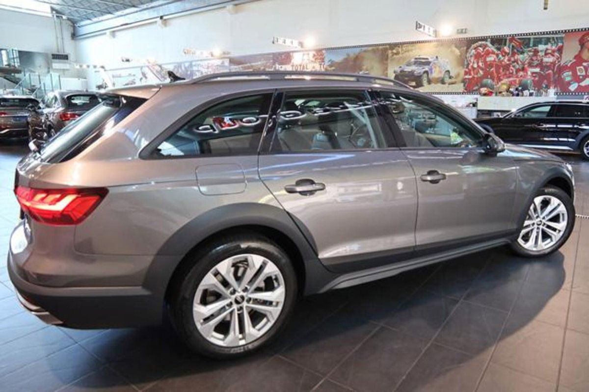Audi A4 Allroad Allroad 40 2.0 tdi mhev Business Evolution quattro 204cv s-tronic (9)