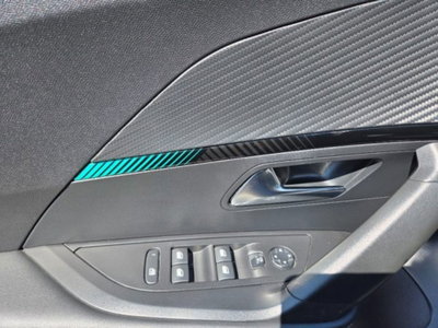 Peugeot 2008 BlueHDi 130 S&S EAT8 Allure Pack (13)