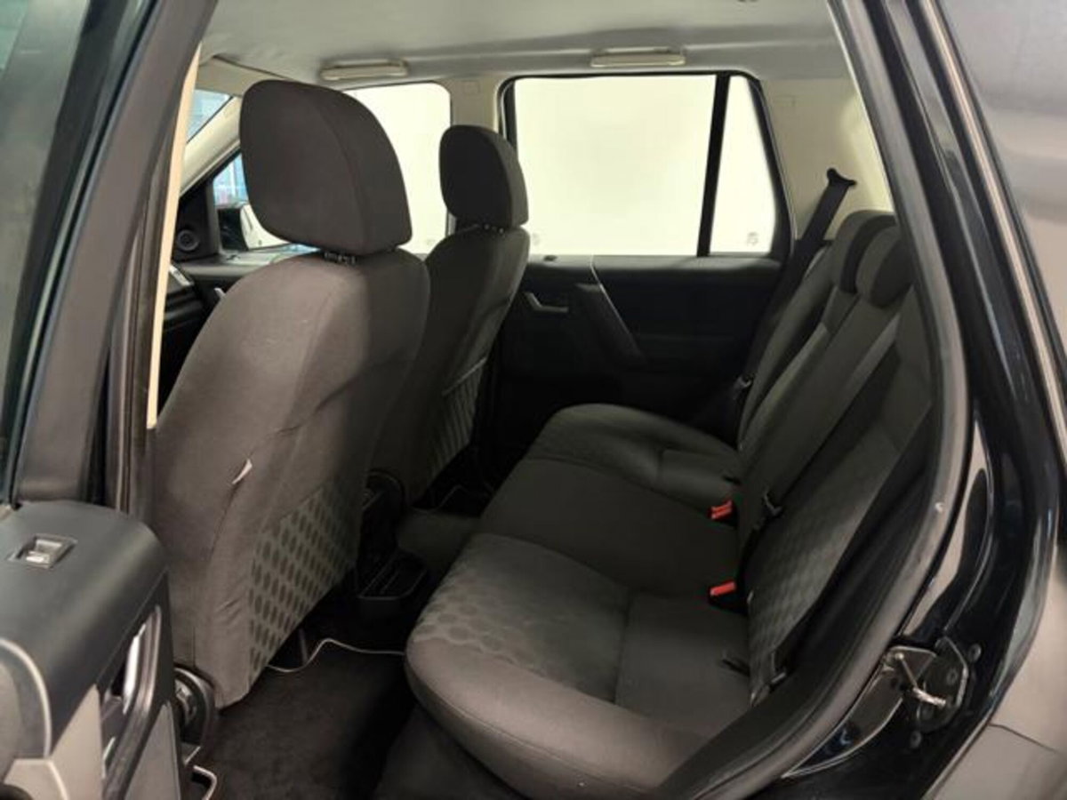 Land Rover Freelander 2.2 TD4 S.W. S (9)