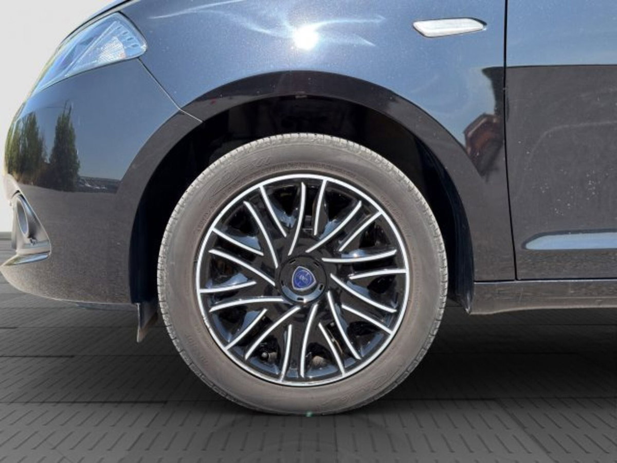 Lancia Ypsilon 1.0 FireFly 5 porte S&S Hybrid Gold Plus (16)