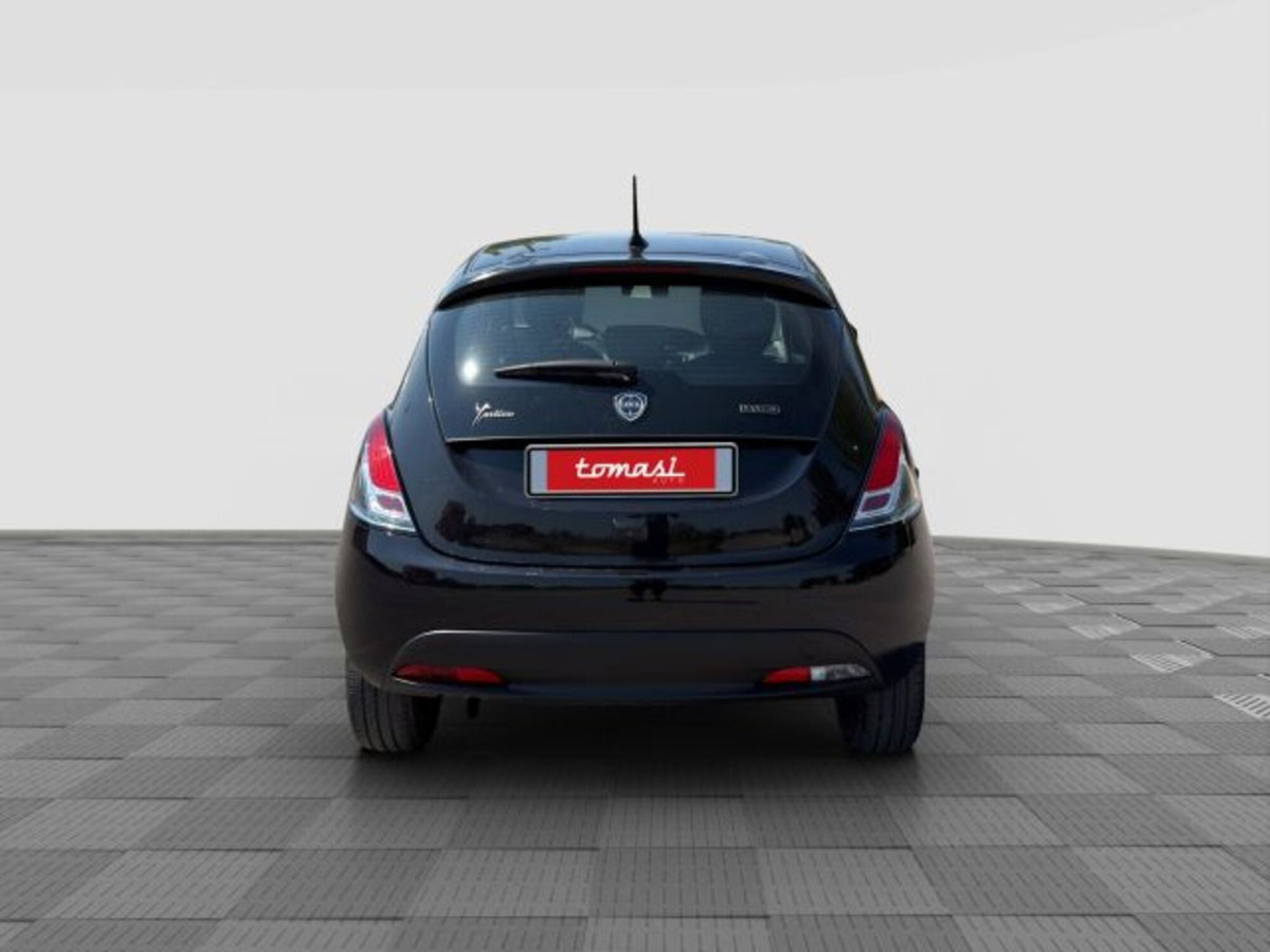 Lancia Ypsilon 1.0 FireFly 5 porte S&S Hybrid Gold Plus (4)