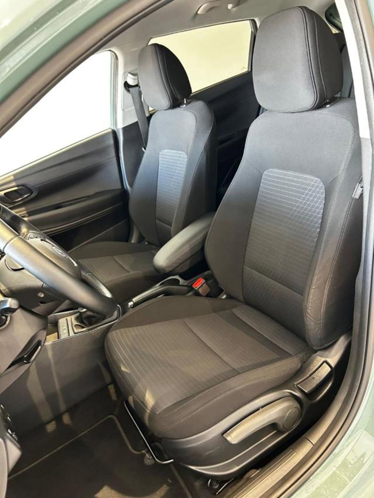 Hyundai i20 1.0 T-GDI 48V iMT ConnectLine (7)