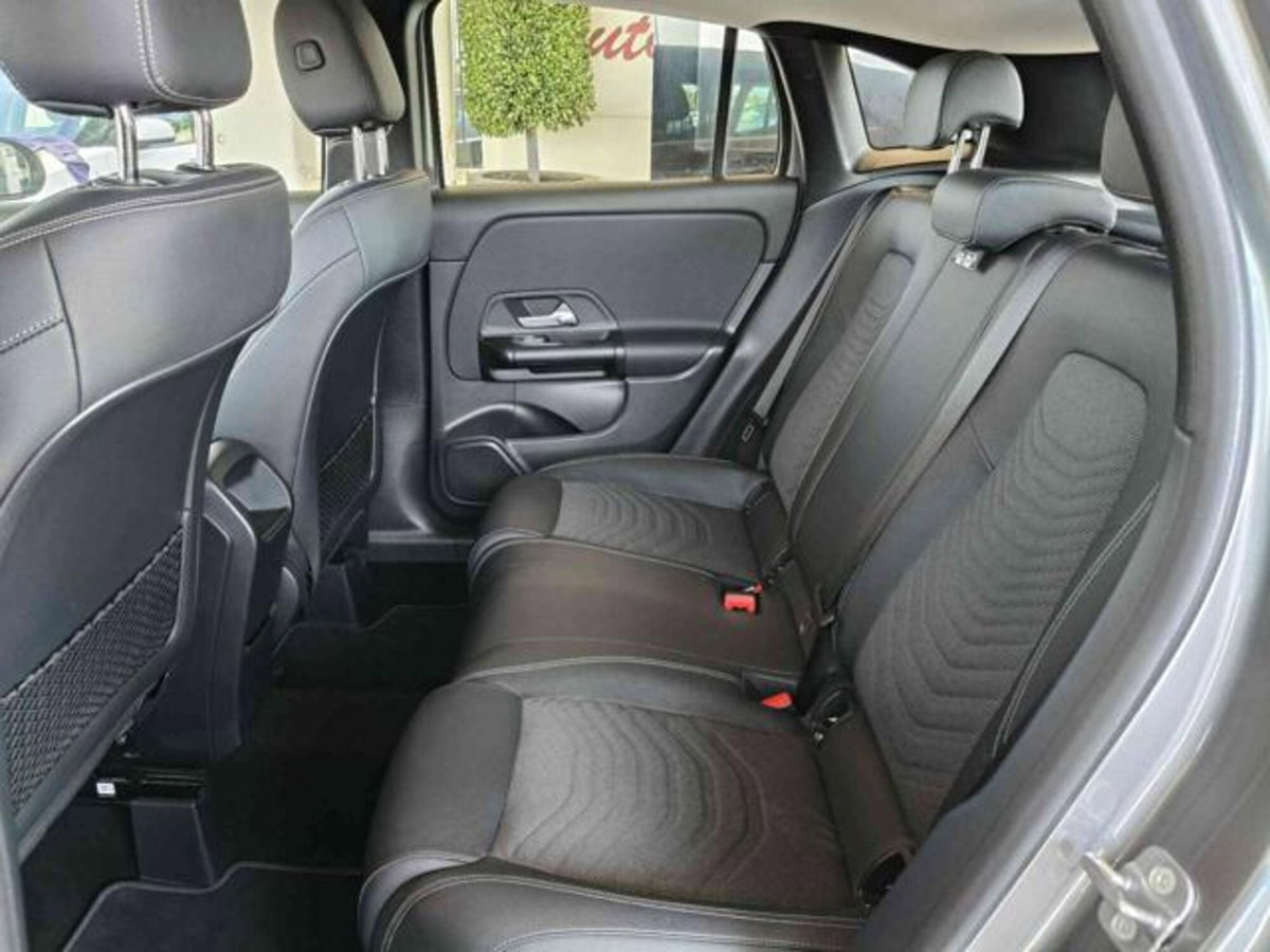 Mercedes-Benz GLA SUV 200 d Automatic Business (10)