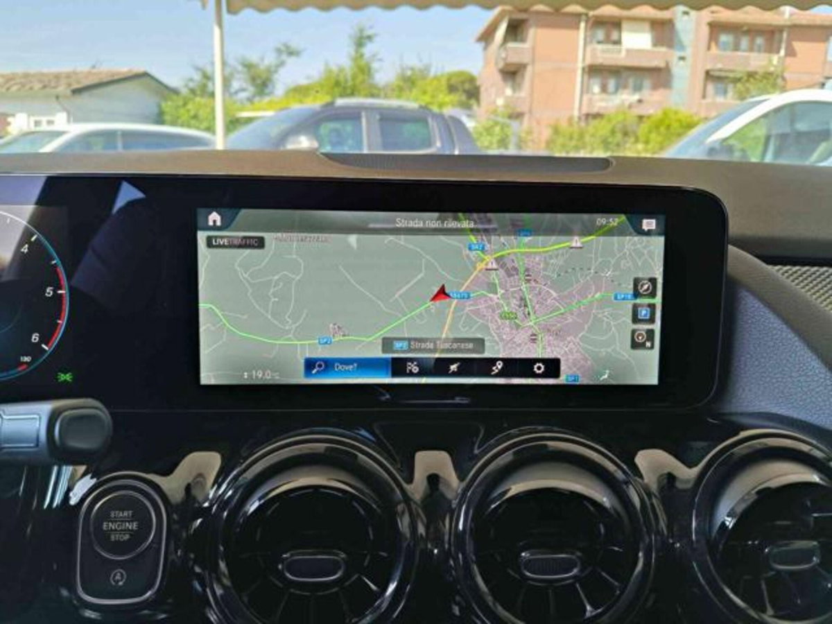Mercedes-Benz GLA SUV 200 d Automatic Business (12)