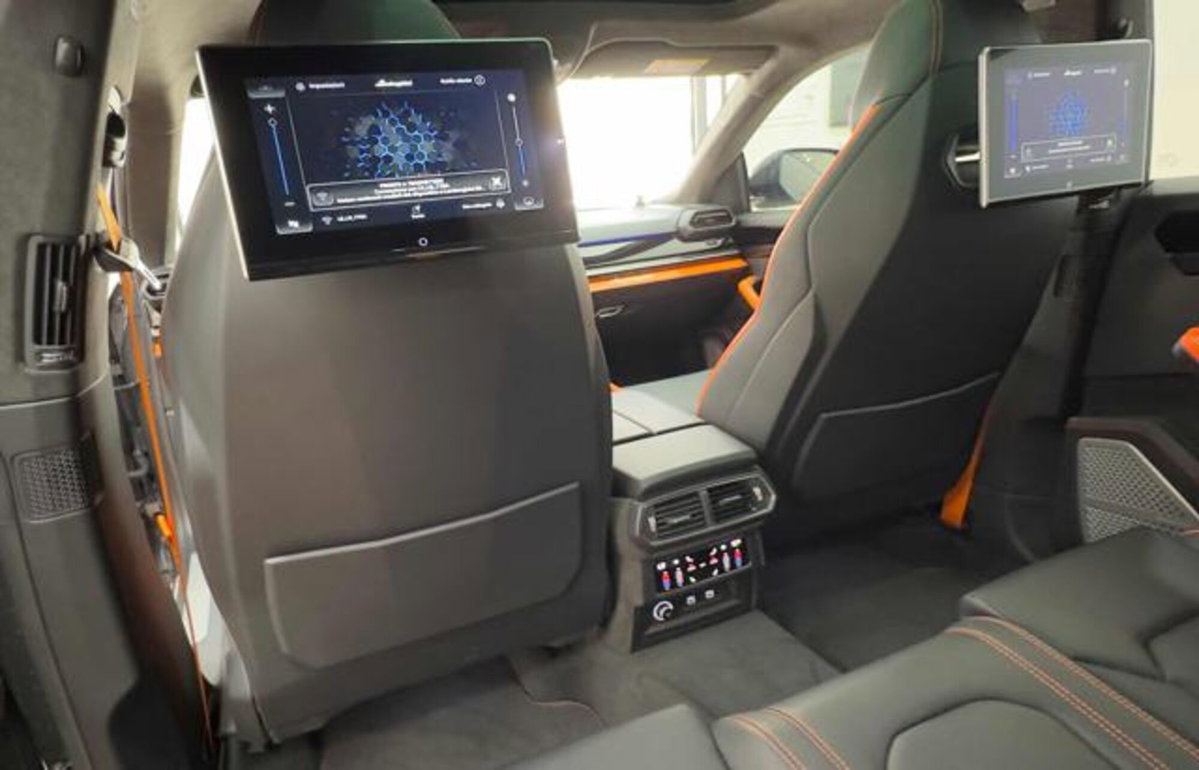 Lamborghini Urus 4.0 V8 phev SE auto (15)