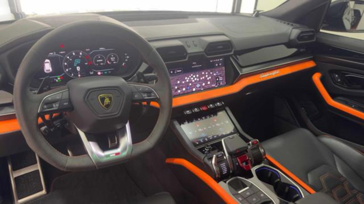 Lamborghini Urus 4.0 V8 phev SE auto (9)