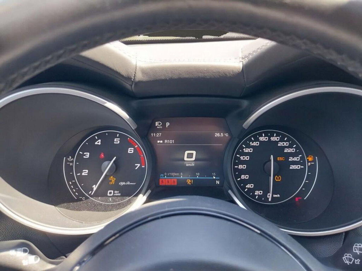 Alfa Romeo Stelvio Stelvio 2.0 Turbo 280 CV AT8 Q4 Ti (9)