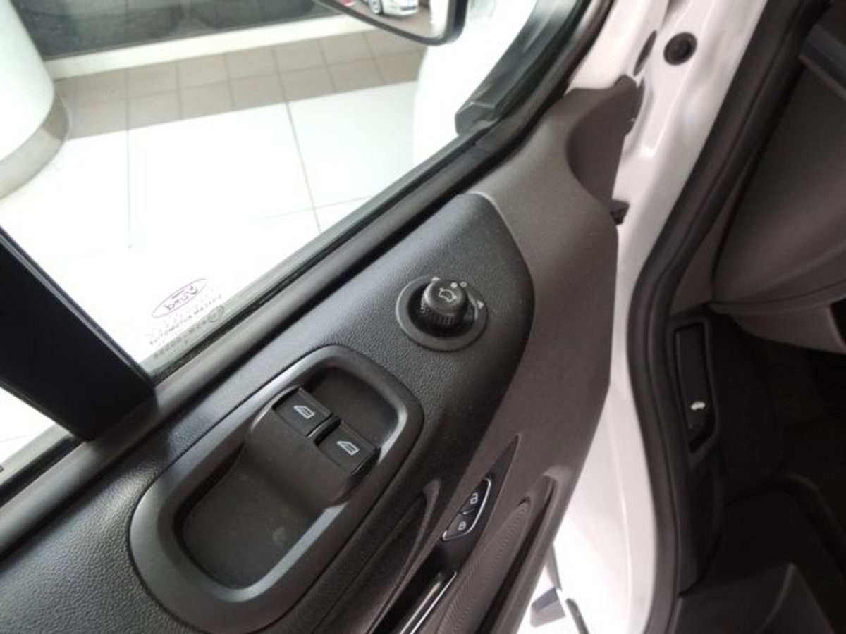 Ford Transit Custom Furgone 340 2.0 EcoBlue 130 PC Combi Trend (9)