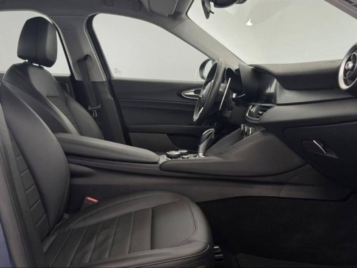 Alfa Romeo Giulia 2.2 Turbodiesel 180 CV AT8 Super (11)