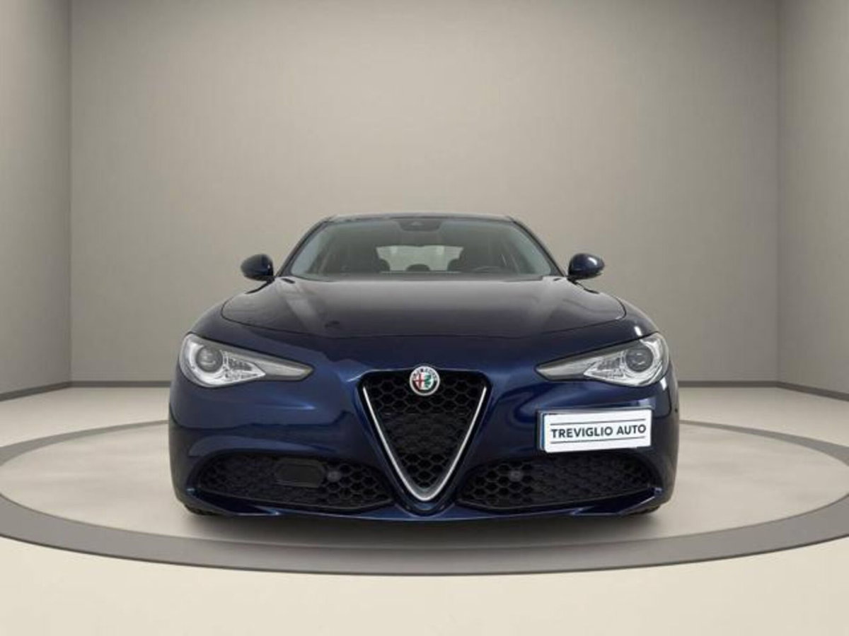 Alfa Romeo Giulia 2.2 Turbodiesel 180 CV AT8 Super (2)