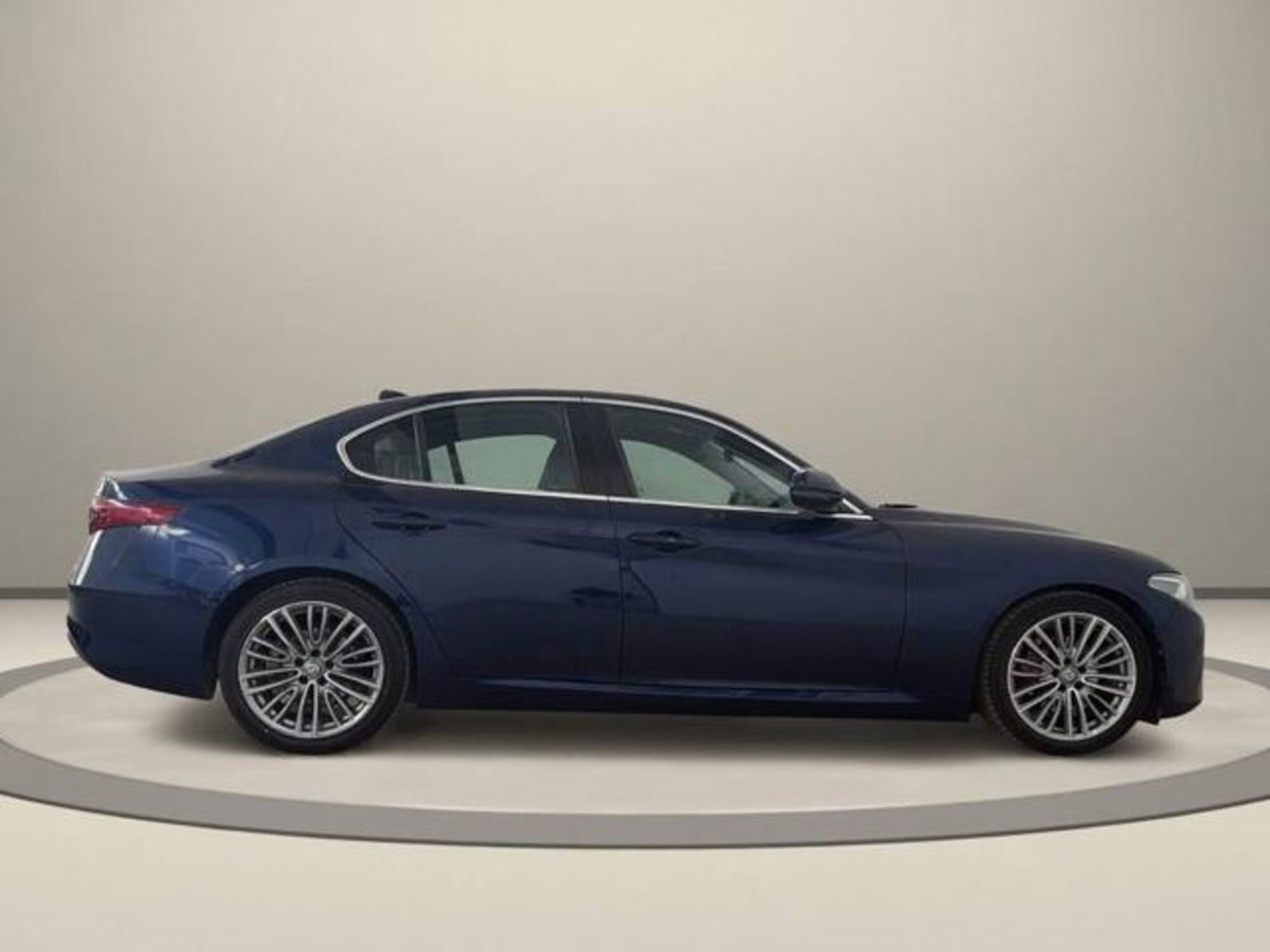Alfa Romeo Giulia 2.2 Turbodiesel 180 CV AT8 Super (4)