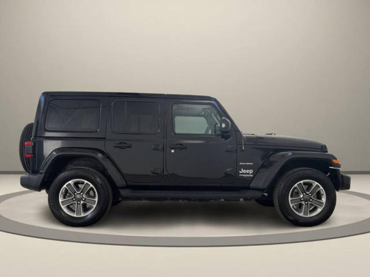 Jeep Wrangler Unlimited 2.2 Mjt II Sahara (4)